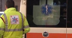 Incidente al ponte Corleone, scontro tra auto e moto: un 47enne in rianimazione