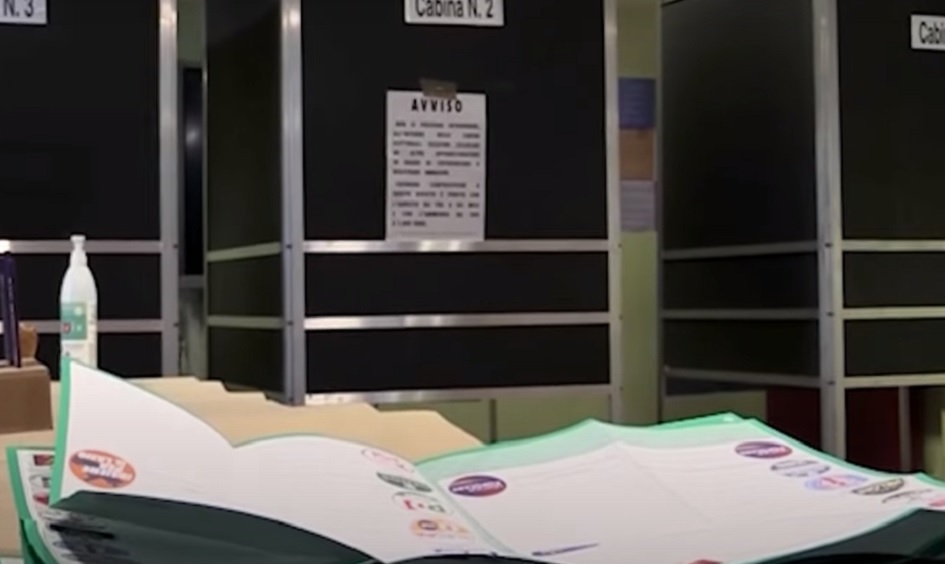 Sono 4 i Comuni siciliani che tornano al voto per il ballottaggio tra le provincia di Siracusa, Enna e Catania