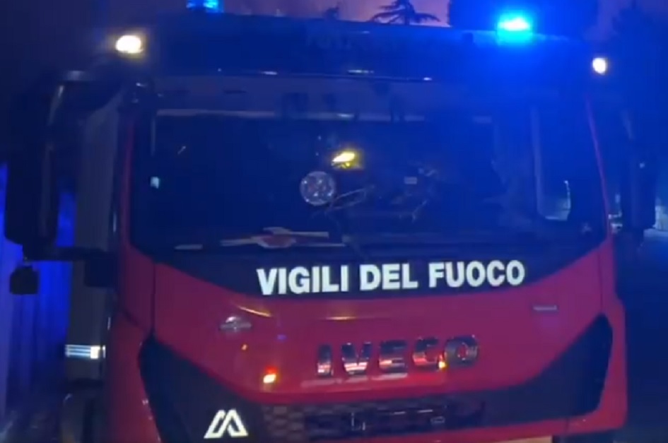 Incendio nella notte ai danni di un mezzo di una ditta edile a Partinico, indagano i carabinieri che non escludono alcuna pista