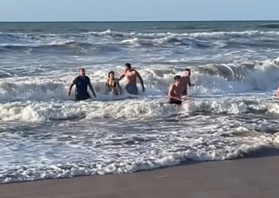 Una turista salvata nel Trapanese, rischia di annegare perché risucchiata dalle correnti del mare agitato di ieri pomeriggio