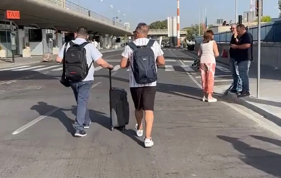 Disagi notevoli all’aeroporto di Catania a causa di un incendio, stabiliti i dirottamenti degli aerei negli altri scali