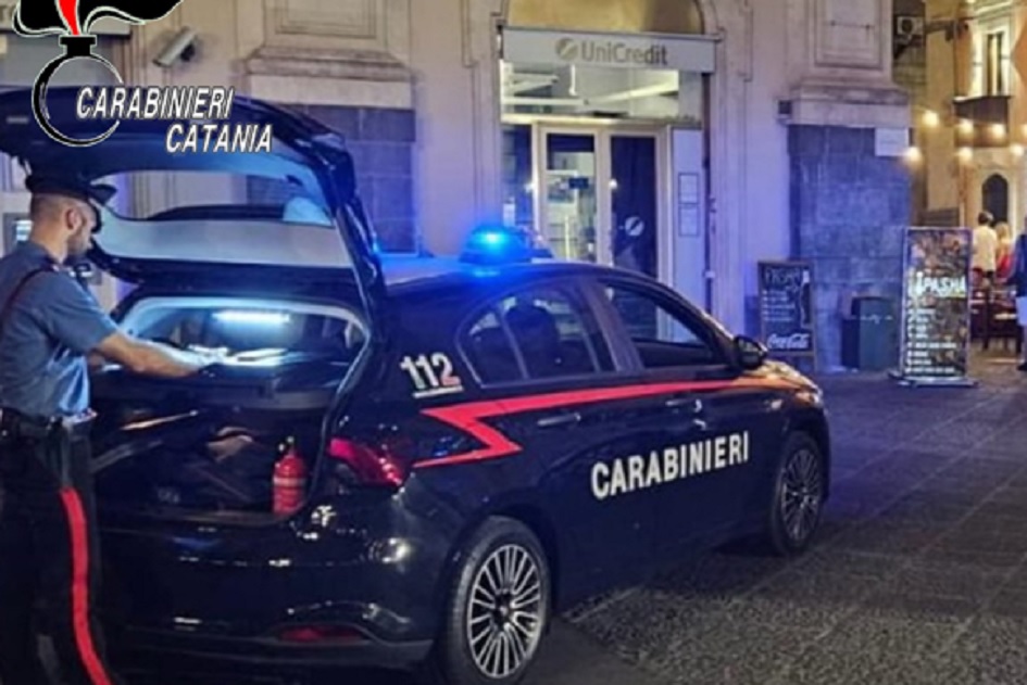 Un parcheggiatore abusivo denunciato a Catania in quanto recidivo, era tornato in attività chiedendo soldi a chi metteva l’auto in sosta