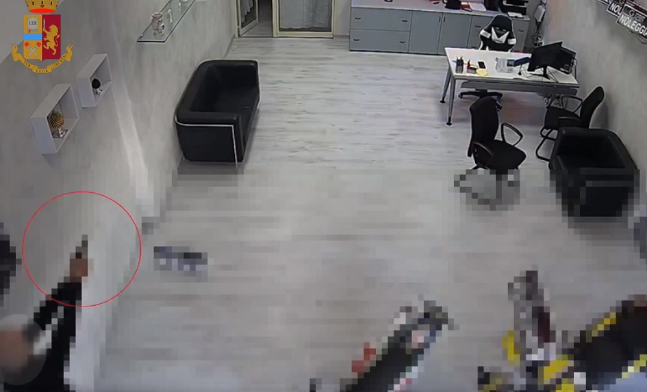 Da una lite nasce una faida finita a Catania con tanto di sparatoria e per poco non ci scappa il morto, scattano 6 arresti