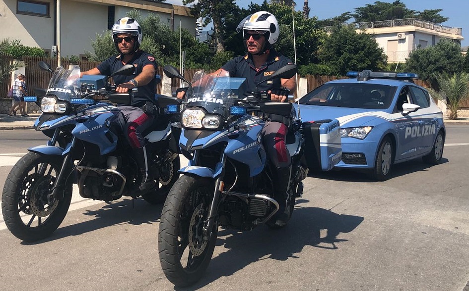 Ruba nella spiaggia di Mondello a due turisti, denunciato un uomo di 35 anni geolocalizzato dalla polizia