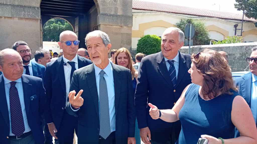 Nello Musumeci e Roberto Lagalla al cimitero dei Rotoli