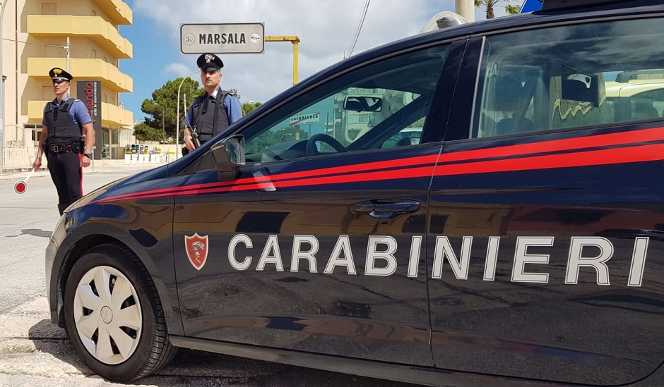 Al supermercato con l’auto di lusso frutto di un furto nel Trapanese, na nasce un inseguimento: mezzo recuperato