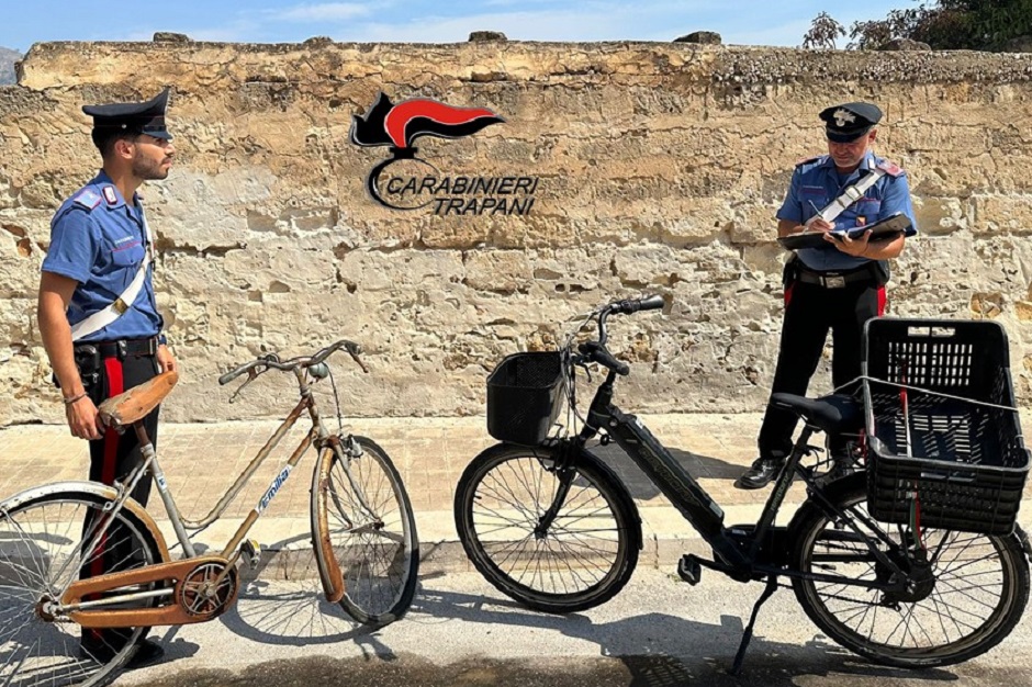 Trasforma in “abitazione” un opificio abbandonato, ha forzato la porta d’ingresso per trovare rifugio, denunciato nel Trapanese