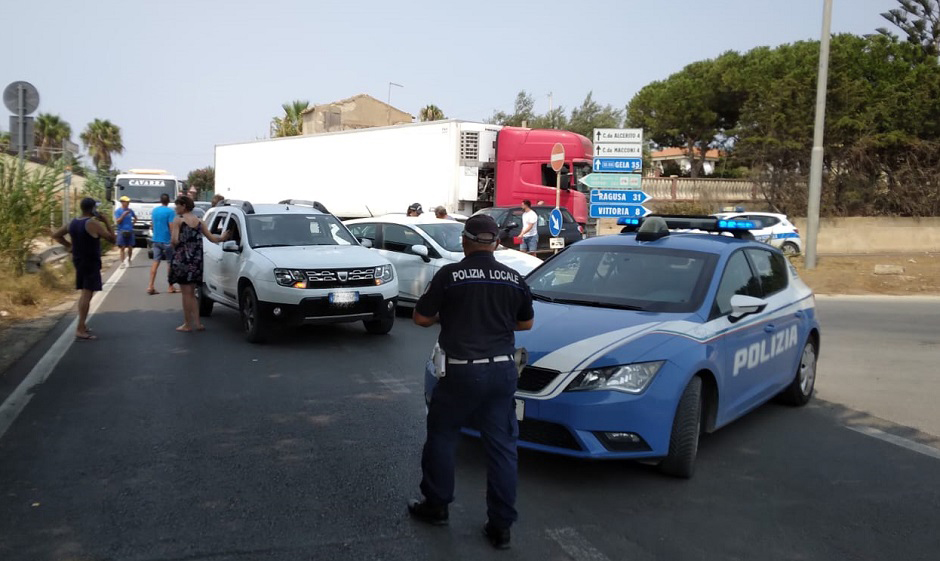 Incidente nel Ragusano, una carambola tra 5 auto ha fatto temere il peggio, il bilancio fortunatamente è stato di una sola ferita lieve