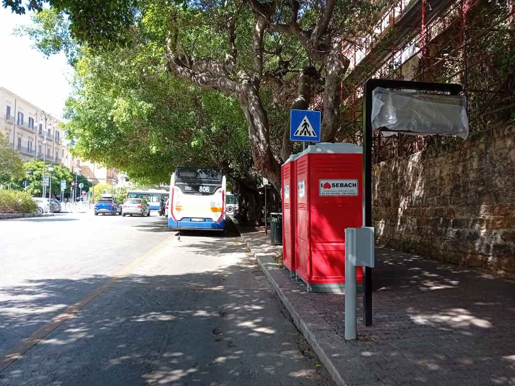 Paline elettroniche Amat a piazza Croci, Palermo