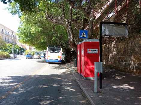 Paline elettroniche Amat a piazza Croci, Palermo