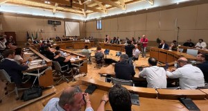 Il rimpasto a Siracusa aggrava la crisi nel Centrodestra: scontro totale tra Mpa e FdI