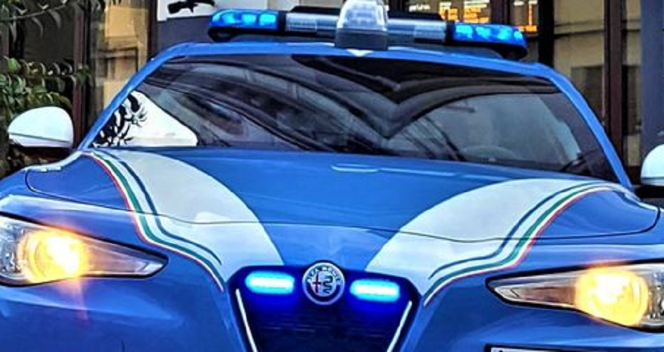 La polizia scopre un vero e proprio arsenale, tra pistole e cartucce, nascosto in un condominio del quartiere Nesima a Catania