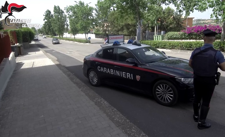 Estorsione ad un imprenditore col metodo mafioso, finisce in carcere un pregiudicato nel Nisseno che voleva mantenere i detenuti