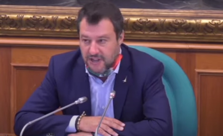 Nuova udienza del processo Open Arms, ufficiale capitaneria contro Salvini: “Non si poteva vietare l’attracco alla nave”