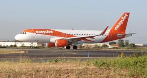 Napoli-Berlino, atterrano senza valigie: il volo Easyjet era partito con le stive vuote