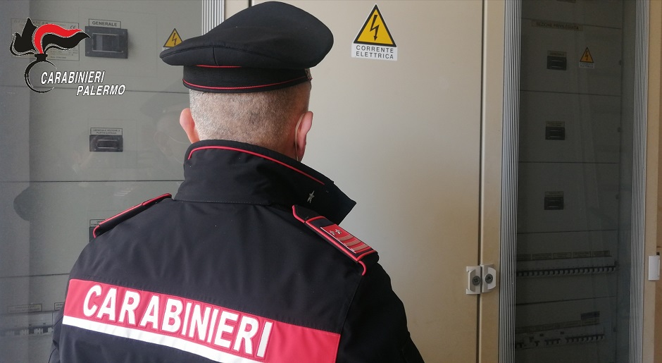 Dieci denunce a Palermo per i residenti di uno stesso stabile a Brancaccio, sono accusati di furto di energia elettrica