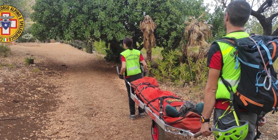 Una turista scivola alla riserva dello Zingaro nel Trapanese, necessario l’intervento del soccorso alpino per recuperarla