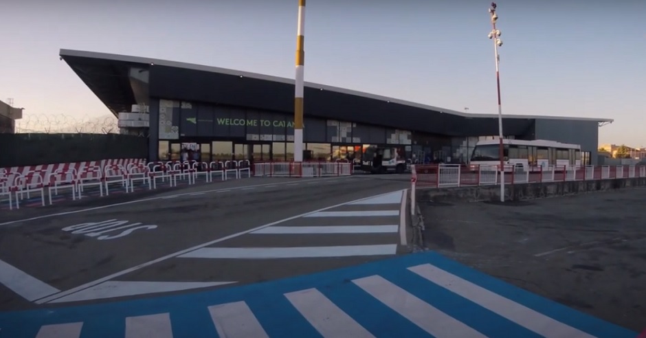Procedura di emergenza all’aeroporto di Catania per il guasto di Boeing, sette voli dirottati tra Palermo e Lamezia