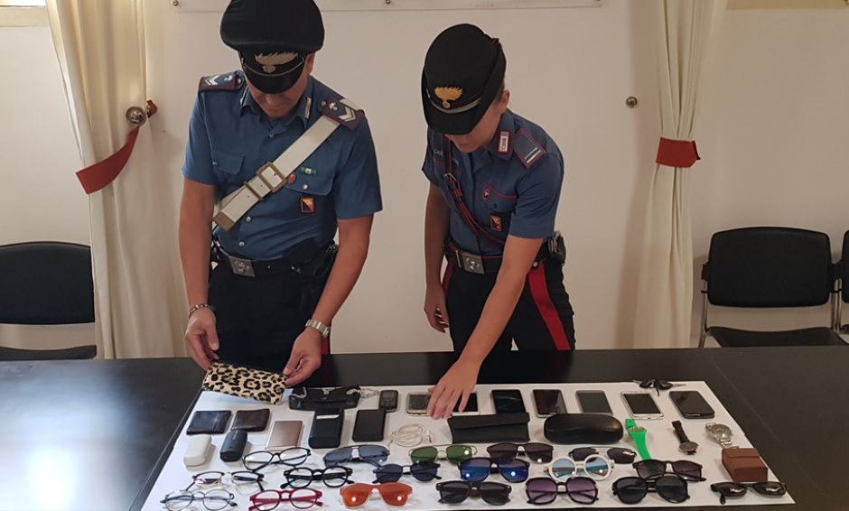Un giovane arrestato nel Trapanese per aver fatto acquisti con carta di credito rubata, era andato a fare shopping in tabaccheria