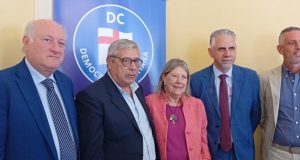 La Dc scossa dalle dimissioni di Cuffaro, assessori e deputati provano a ripartire