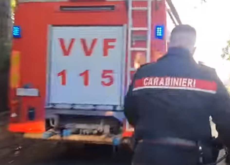Un uomo a Palermo minaccia di lanciarsi dal 4° piano di una palazzina, salvato da carabinieri e vigili del fuoco