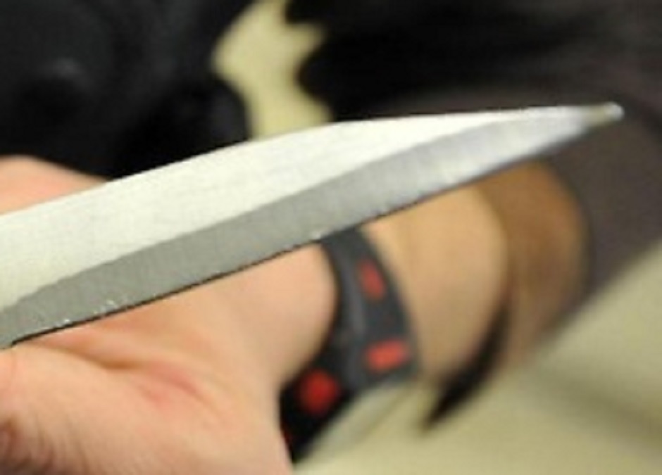 Un siciliano emigrato a Cremona condannato a 8 anni, accoltellò la moglie per un diverbio sull’affido del gatto