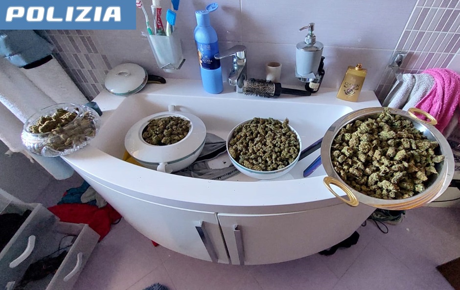 Due operazioni antidroga nel Catanese, in entrambi i casi la polizia mette nel mirino due pregiudicati e finisce con un arresto e una denuncia