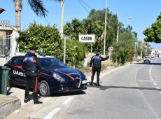 Rubato un parcometro e un segnale stradale a Carini, indagano i carabinieri