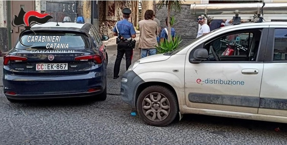 Controlli massicci dei carabinieri nel quartiere di San Cristoforo, trovato un contatore manomesso e denunciata una donna