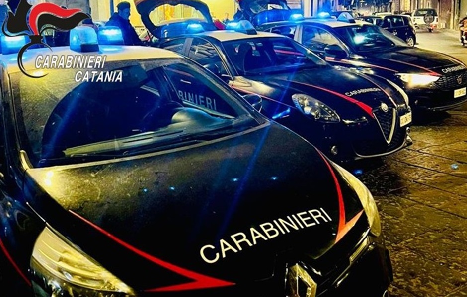 Blitz dei carabinieri in una famosa discoteca della movida catanese, tutti i lavoratori in nero e scattano multe salatissime e chiusura