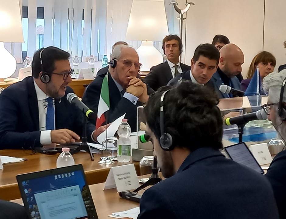 Il Ponte sullo Stretto di Messina si farà, lo ha ribadito il ministro Salvini al vertice con il coordinatore del Corridio Ten-T