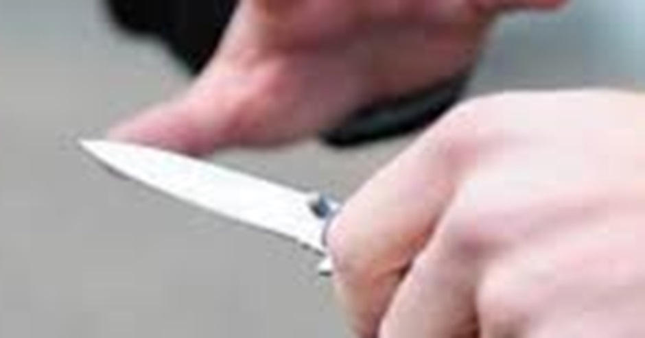 Per degli affitti non pagati sfiorata la tragedia nel Trapanese, un uomo sfregia l’inquilino moroso con un fendente