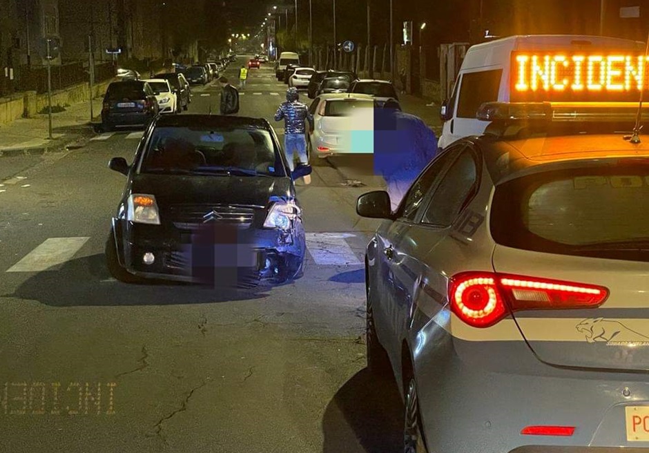 Incidente stradale nel Catanese con 4 feriti, per fortuna senza gravi conseguenze per uno scontro quasi frontale tra due auto