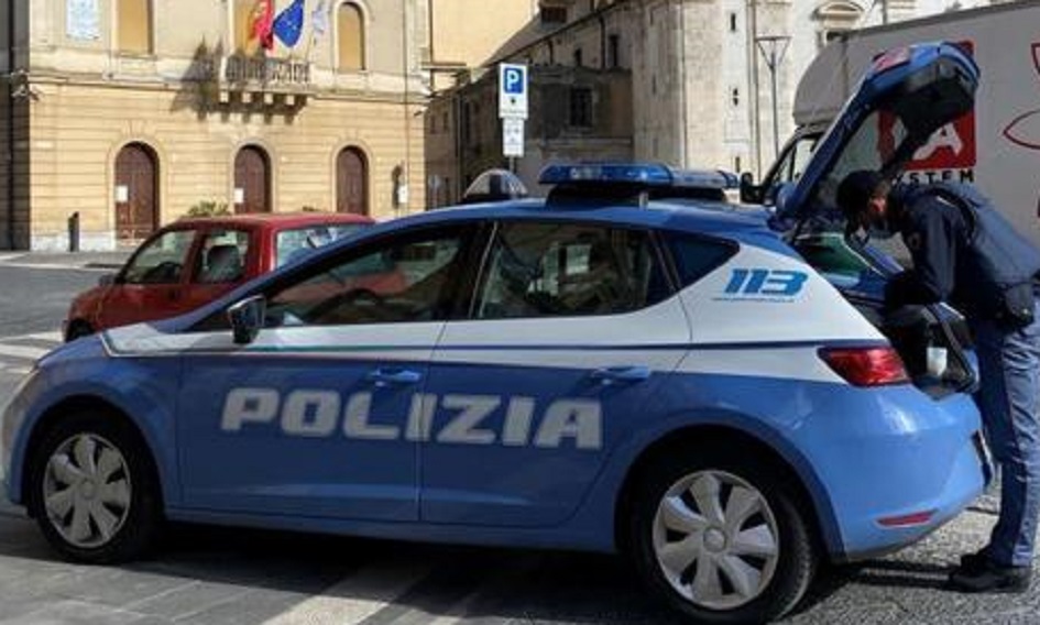 Arrestato a Caltanissetta un minorenne ladro di merendine, aveva cercato con alcuni complici di scassinare un distributore di snack