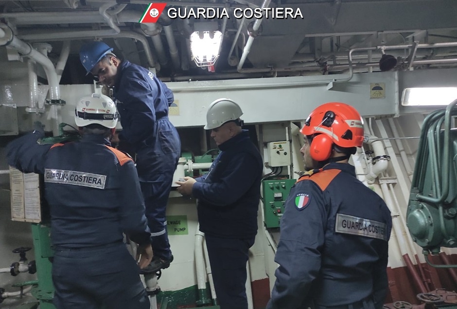 Controlli nel porto di Catania, due navi straniere fermate per gravi violazioni sulle norme di salvaguardia delle vite umane