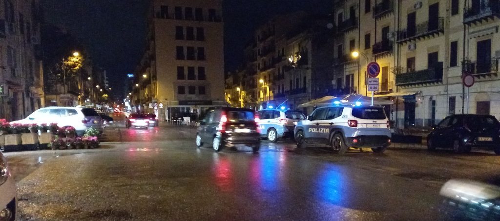 Controlli polizia notte piazza Nascè, Palermo