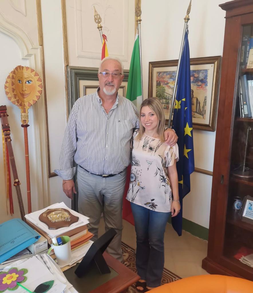 Sindaco Giovanni Di Giacinto e assessore alle politiche giovanili Antonella Aquilino