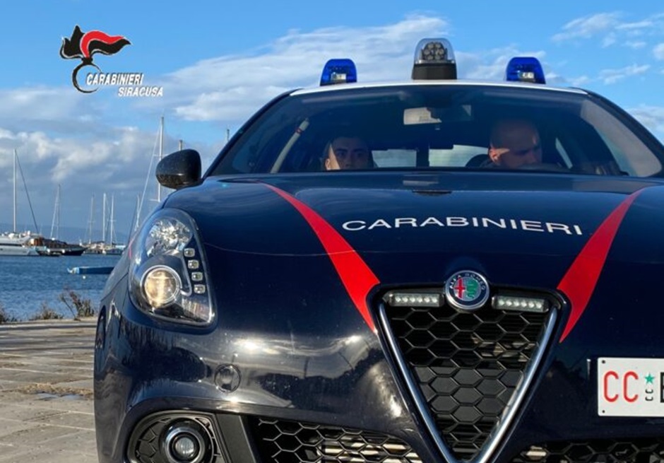 Arrestato il ladro seriale dei supermercati nel Siracusano, beccato dalle telecamere a riempirsi lo zaino di prodotti alimentari