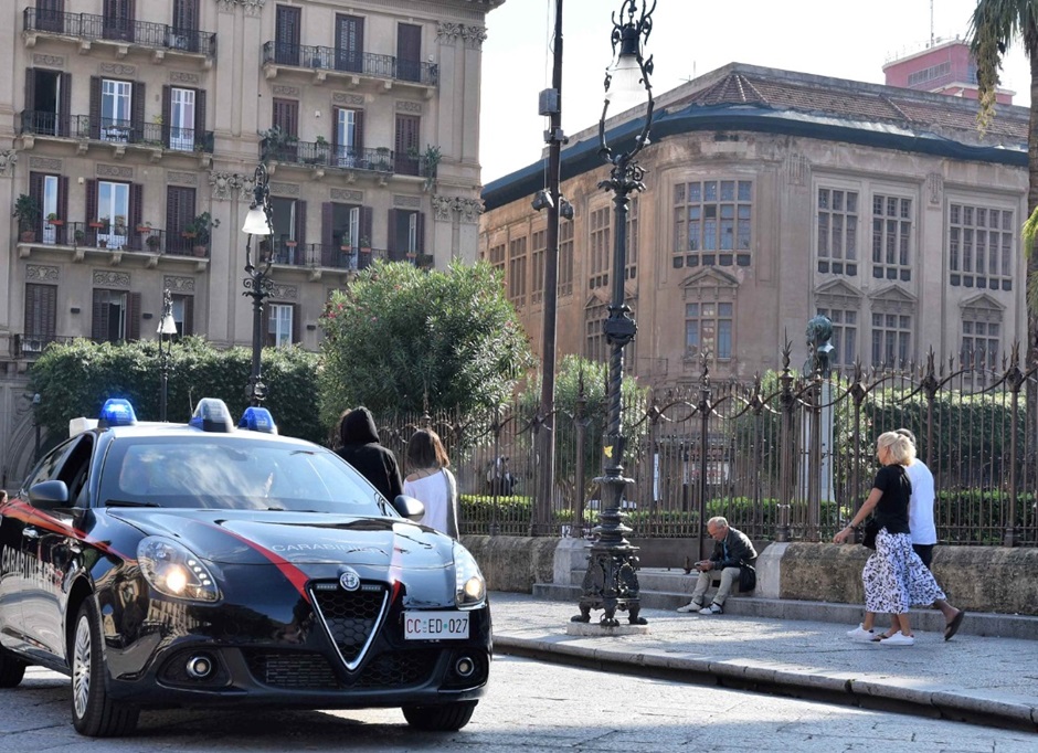 Quattro arresti a Palermo dei carabinieri per svariati furti di auto e rame, ancora una volta preso di mira un ospedale