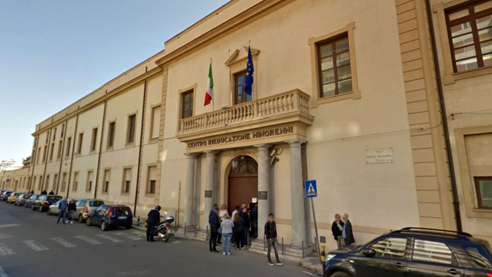Ennesimo episodio violento al carcere Malaspina di Palermo, saccheggio di alcuni detenuti armati di lamette