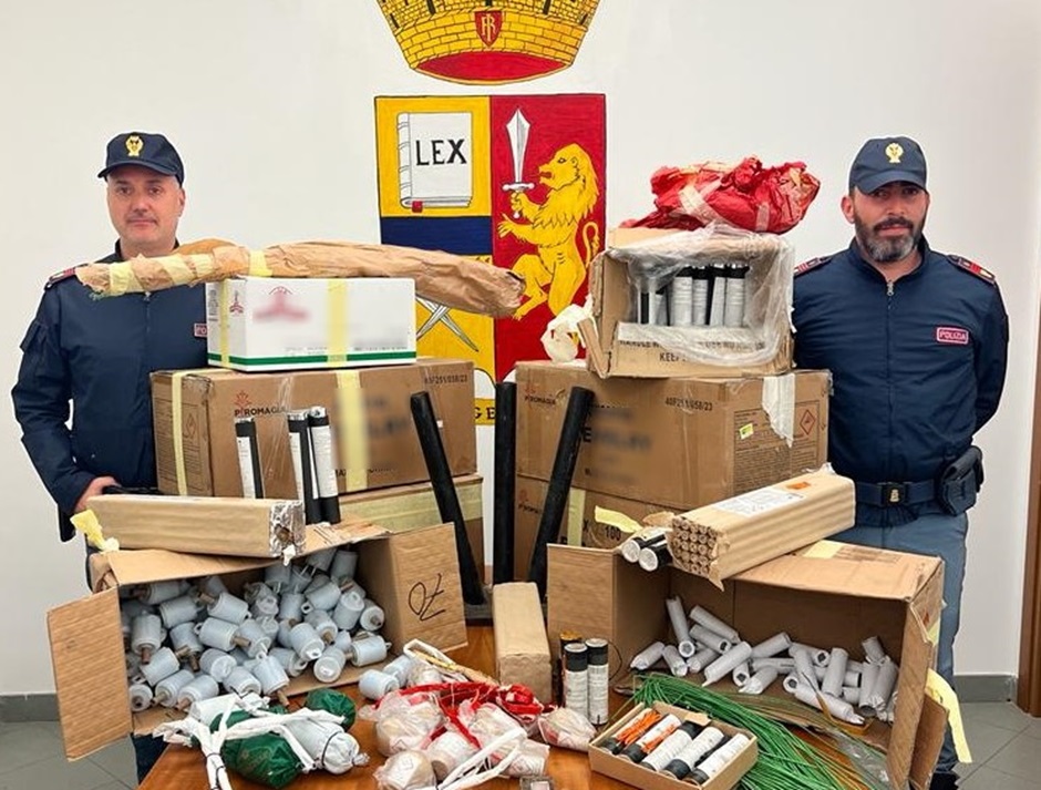 Operazione dei carabinieri nel palermitano, in più interventi sequestrati centinaia di botti stipati in garage e auto ed anche droga