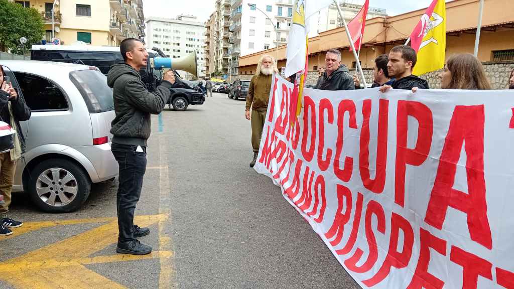 Protesta percettori reddito via Laurana, INPS Palermo