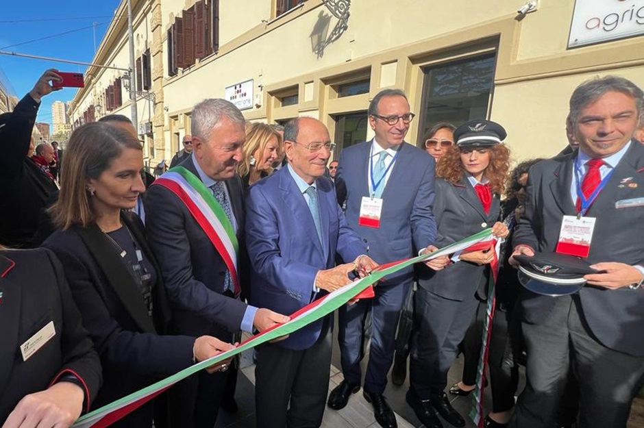 Inaugurato il nuovo collegamento ferroviario diretto tra Agrigento e l’aeroporto di Palermo, oggi il simbolico taglio del nastro