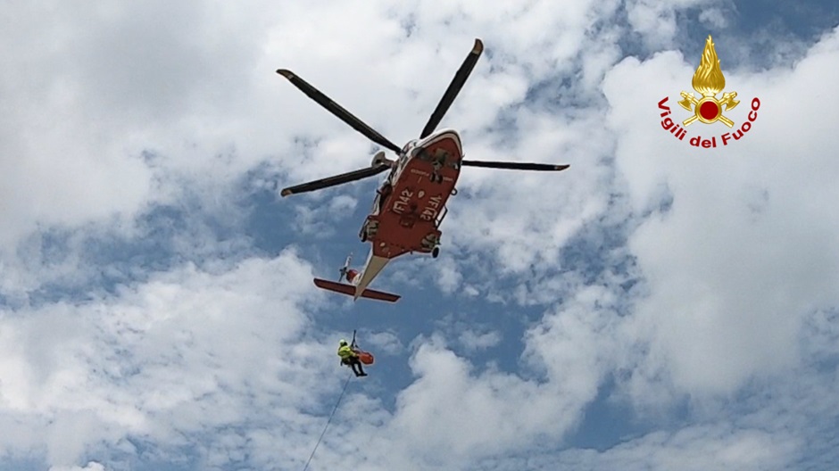Un corpo individuato sotto un ponte nel Ragusano, ad intervenire con la squadra aerea di Catania i vigili del fuoco per il suo recupero