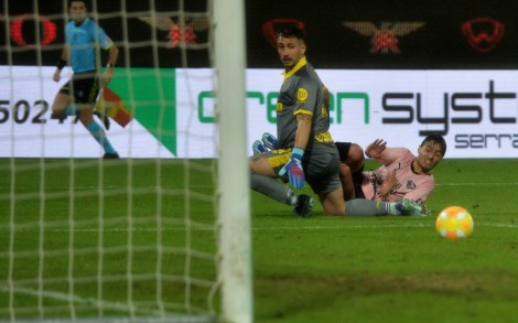 Edoardo Soleri firma il 3-2 per il Palermo sul Modena. Foto Pasquale Ponente