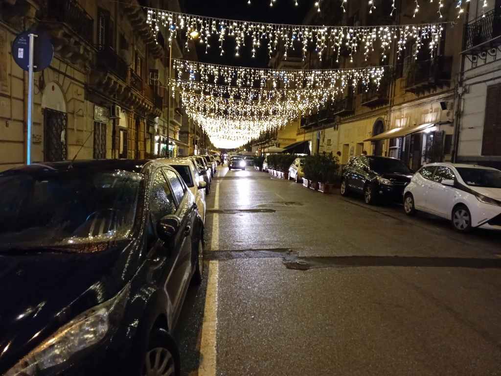 Via La Lumia di sera, Palermo