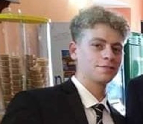 Il giovane Paolo Zaiti nel Messinese è morto in seguito ad un incidente, il fuoristrada su cui era a bordo finito contro gli alberi