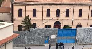 Protesta nel carcere di Termini Imerese, i detenuti passano la notte nei corridoi