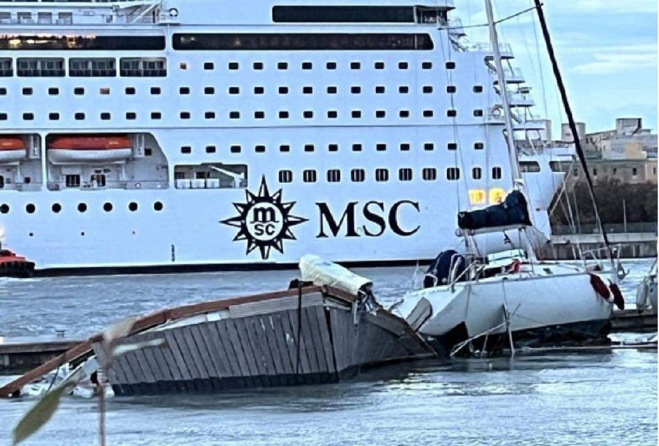 Nave da crociera alla deriva, "colpa della tromba d'aria, armatore ha