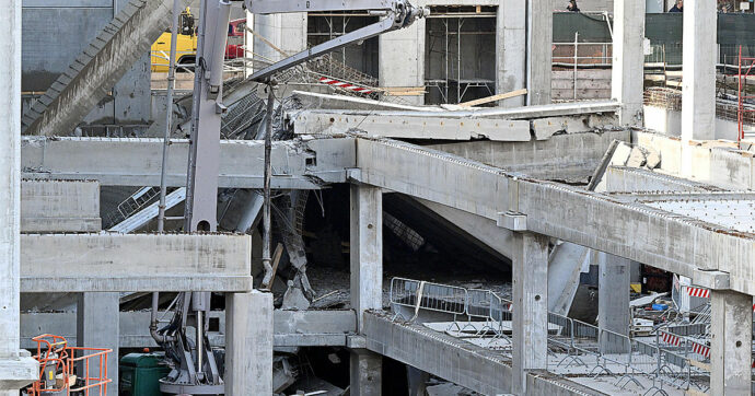 Crollo nel cantiere di un supermercato a Firenze.